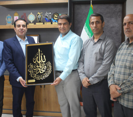 تکریم رئیس دانشگاه آزاد دلوار از بخشدار دلوار